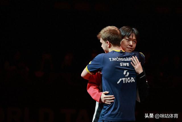 王楚钦退赛真相曝光：赛前突发背部不适 想扛下外战却动不了