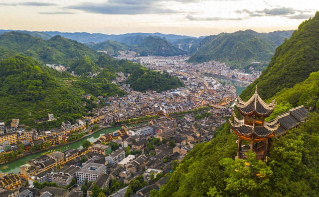 小城看中国⑭ | 贵州镇远：㵲阳河畔，千年古城打好“文旅牌”