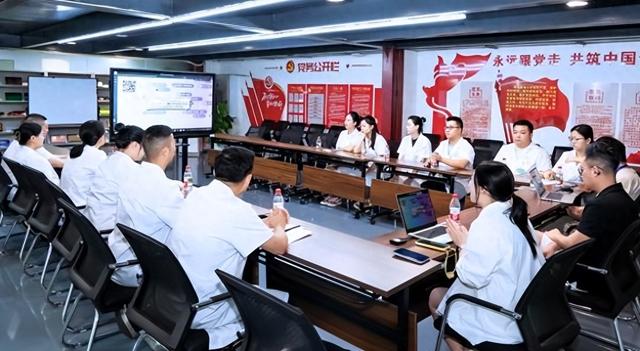 御君方举办2025“中国医师节”活动，展现互联网家医的温暖力量
