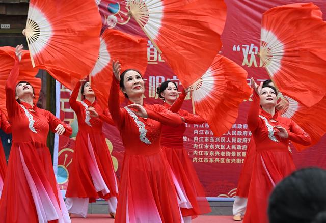 四川内江：舞韵迎新