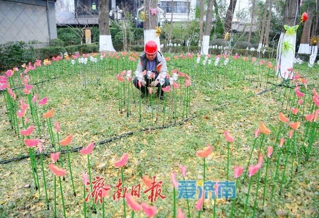 济南天下第一泉迎春花灯会进入安装阶段，园区渐展“奇幻”容颜