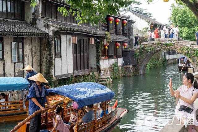 跟着宋威龙、赵今麦，打卡周庄！