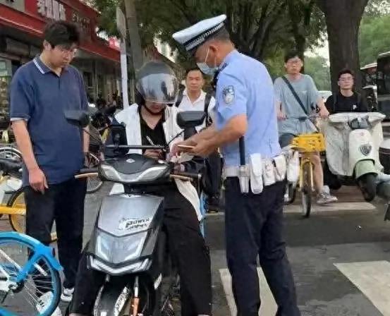 2025年12月全国电动车严查升级：车主必知扣罚规则