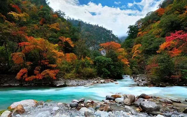 成都自驾3.5小时可达 雅安东拉山大峡谷重启开园