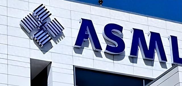 ASML与蔡司暗度陈仓，美国封锁令沦为废纸，外媒：半导体天塌了！​