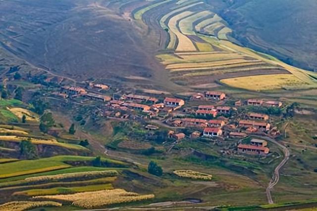 星罗棋布的小煤窑群——蘑菇窑乡-青山深处藏百宝（1）