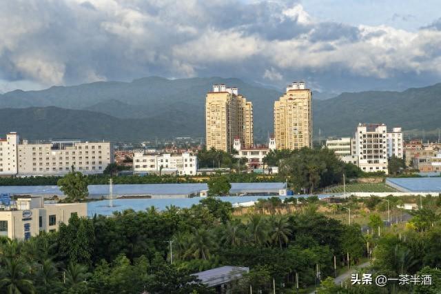 在海南过冬，哪里物价便宜且风景又好？