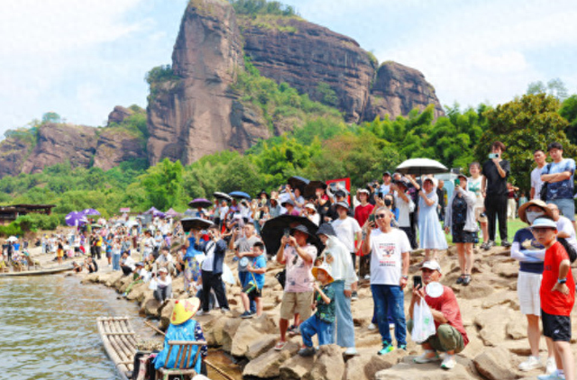 鹰潭龙虎山“庆双节”主题活动，开启热闹假日之旅