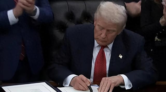 8国已派兵过台海，白宫通告全球，不许改变现状，解放军3路出动