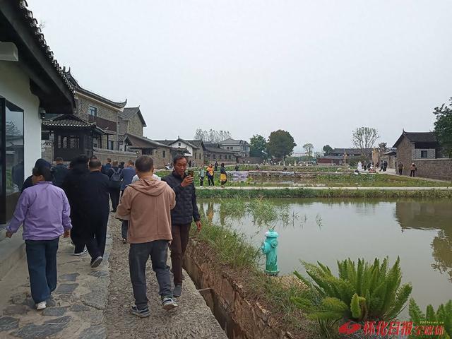 世界那么大 好想去怀化丨千年荆坪秋意浓 游人打卡醉古村