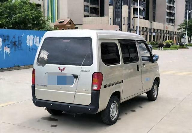 跑了23万公里的五菱之光：瘸腿父亲的腿	，全家的饭碗，儿子的骄傲