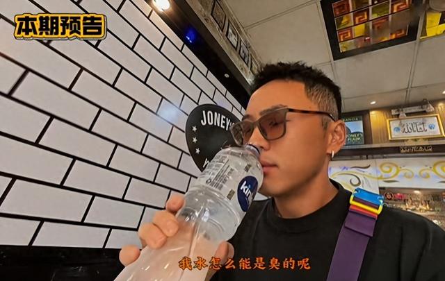 东北小伙闯印度，窜稀5天，参观火葬场发现骨灰撒恒河，恶心坏了