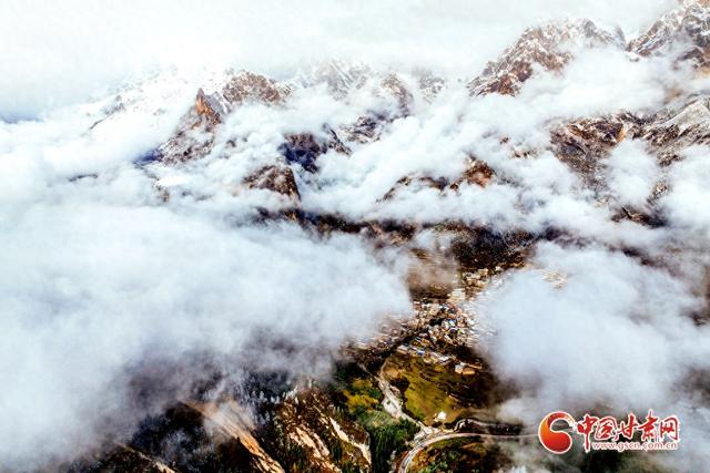 陇拍客丨甘南：扎尕那雪后初霁 云雾缭绕美如画