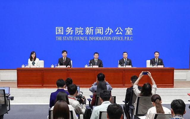 新闻多一度丨中秋国庆假期将至 出行前需要关注这6个问题