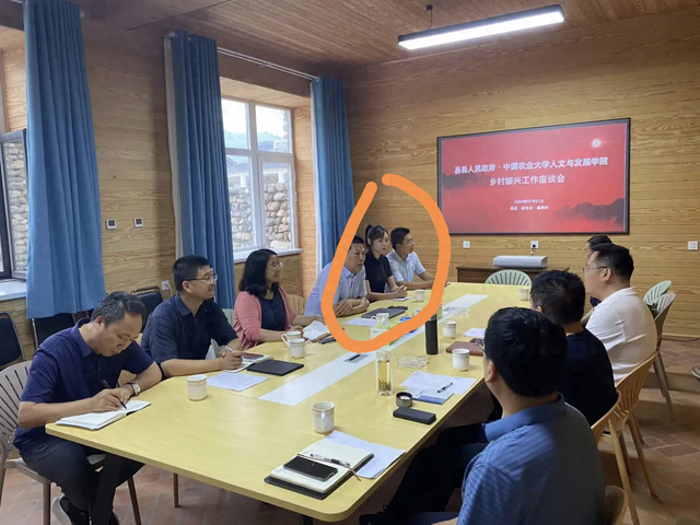 九三阅兵民兵方队女领队身份曝光，出生在革命老区，是一名女乡长