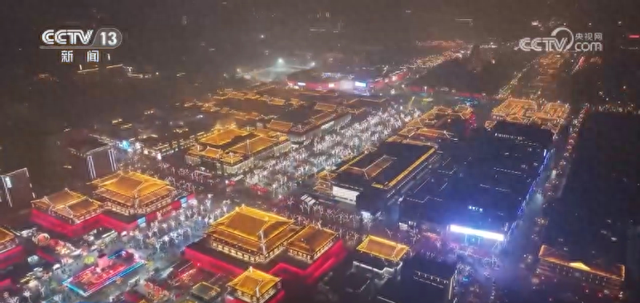 绾青丝着唐装、走进书中美景……传统文化生动“破圈”撬动消费澎湃活力