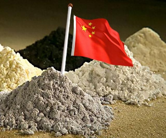 刚拿下稀土大单，特朗普又要开第二枪，全球收到通告，中国被做局