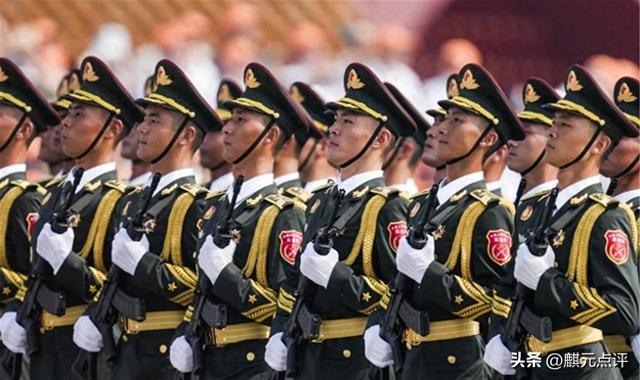 第1个说阅兵坏话的国家出现，果然是它，解放军被逼出动，不惯着