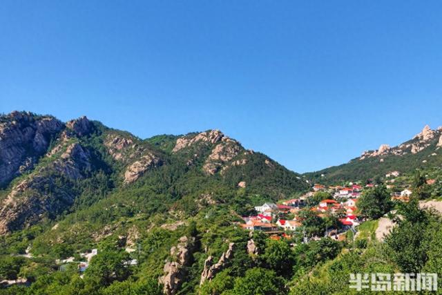 天蓝山青入镜来