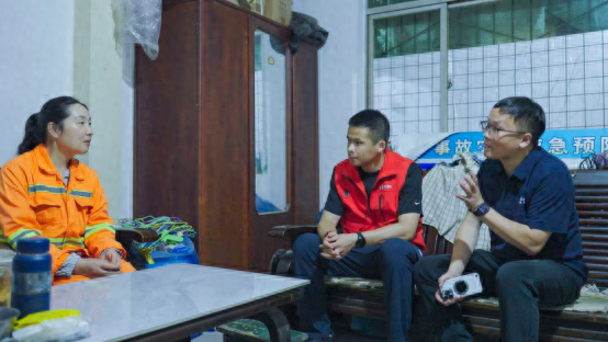 京东&美的响应华商网公益号召 联手为西安一线劳动者捐赠100台爱心空调