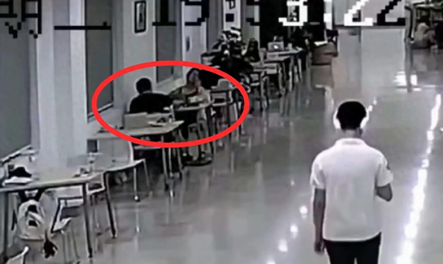 杨某媛二审败诉，肖同学处分也被撤销，杨某媛连续发文看淡一切