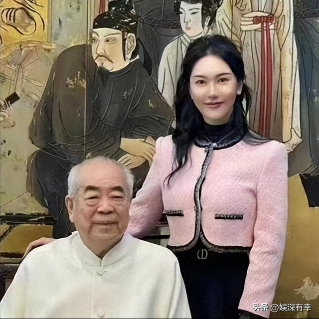 一个贪财，一个好色，87岁范增娶37岁徐萌，已然成了一个“笑话”