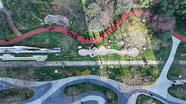 “锈带”蝶变“秀带”！襄阳首条线性工业文化公园开园