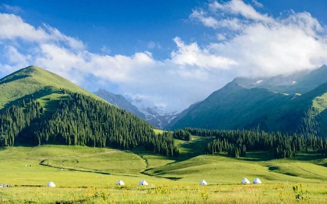 这辈子一定要去一次伊犁,就像童话世界,来了就不想走