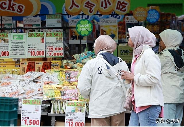 全球游客疯扑韩国！游客疯抢泡面，便利店成新晋“打卡地”