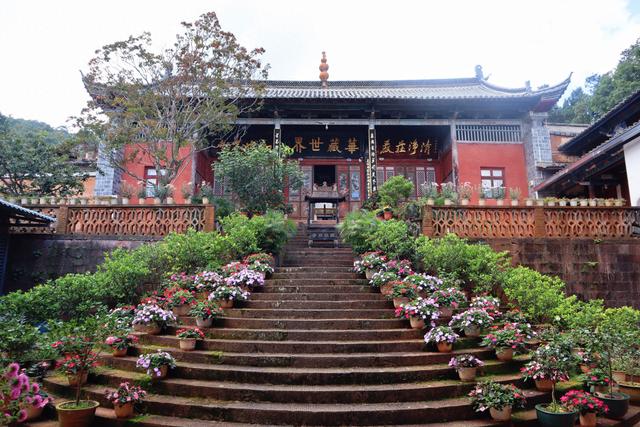 昆明一小时动车直达，700年元代古寺，滇南无双寺，西宗第一山