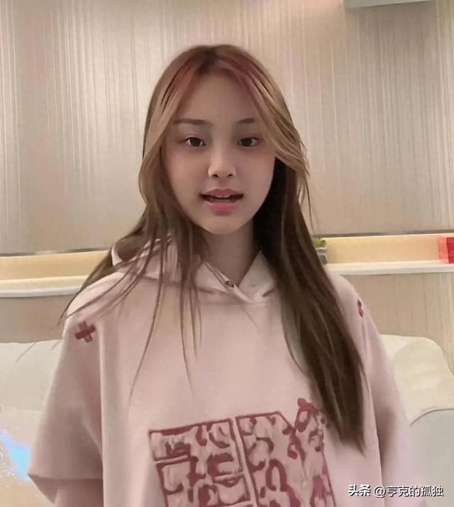 李小璐：年轻时管不住下半身，如今让自己的女儿买了单，她后悔么