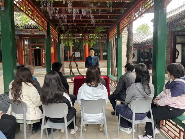 颐和园开辟多处读书区！昆明湖畔能品“书香+茶香”