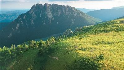 山西芦芽山 原始高原景观引客来