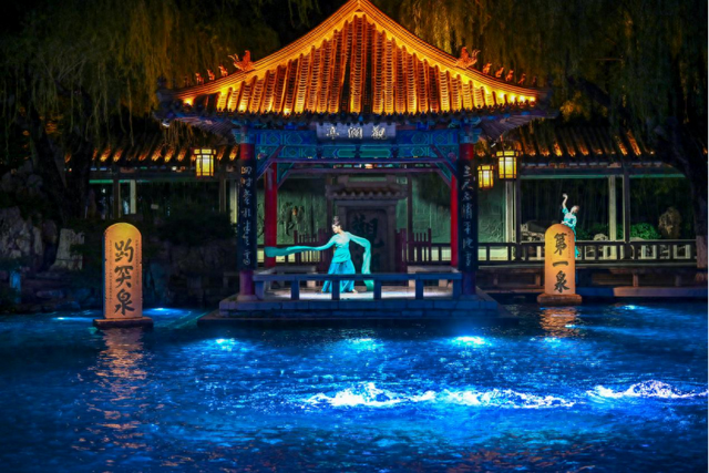 光影里邂逅千年泉水故事，《趵突夜画》解锁沉浸式夜游新体验