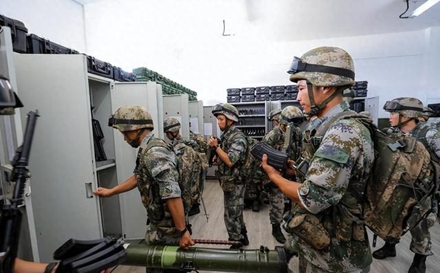 国家进入一级战备状态，紧急召回的军人，如果买不到车票怎么办