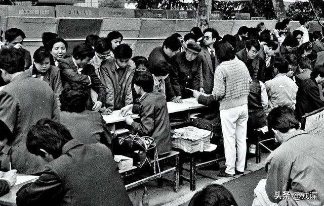 曾经“买不到”，如今"有钱不敢花"！中国经济40年大反转