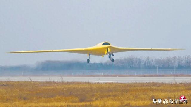 下午察：中国空中“航母	”“大蝙蝠”先后首飞的威慑