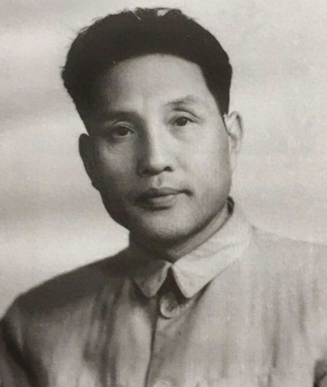 此人曾担任云南省省长，却辞职到大学当校长，6年之后被调到中央