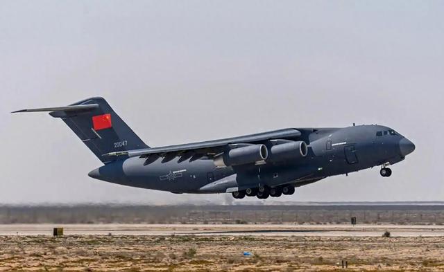 非洲上空，中国攻势空军出场，歼-10C万里跨越，多国对华开放领空