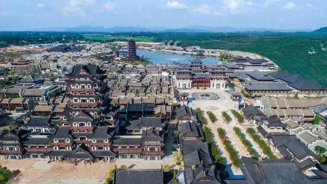 张家界大庸古城游客稀疏形同空城，未来何去何从