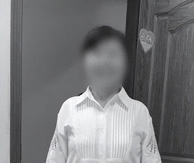 出租车追尾大货车致女乘客伤重去世，交警认定两车同责，多方发声