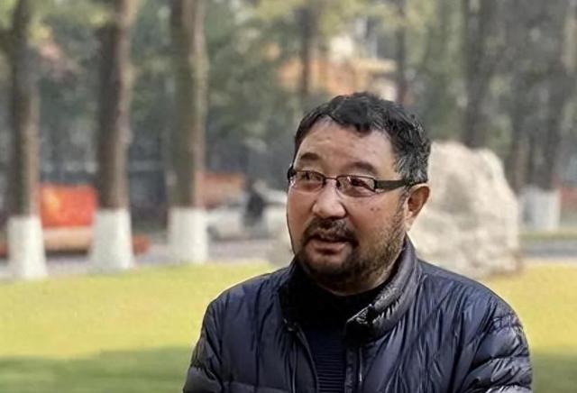 与潘虹和平离婚后，爱上小21岁的王小丫，今78岁的米家山后悔了吗