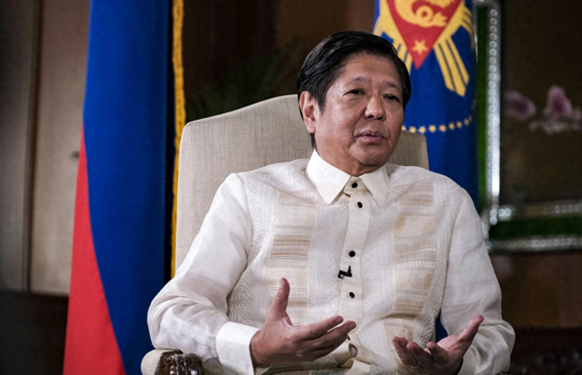 菲律宾在逃议员实名指控：马科斯索贿10亿比索，现金装满27个箱子