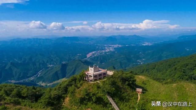 酷暑难耐？躲进宁强「山水秘境」，解锁23℃的清凉夏天~