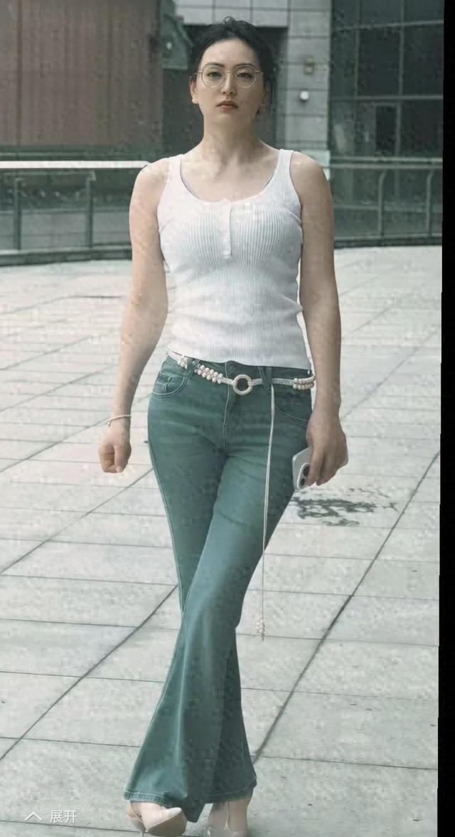 这大体格子，太漂亮了，气质无敌好，啥人能配的上她呢