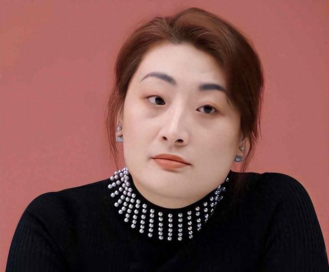 娃哈哈换人了，宗家退场了，法务姑娘坐上头把交椅