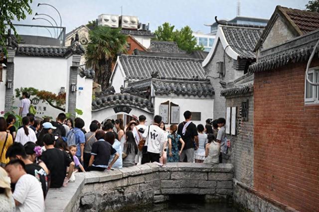 济南的夏天，是泉水沁透的古城慢时光
