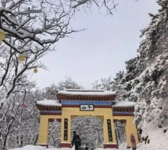 雪山、雾凇、云海......我就这样被辽冬轻松“拿捏”