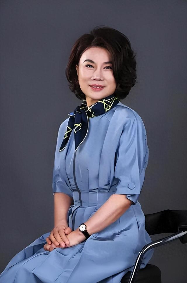 雷军没想到，十亿赌约12年后，董明珠一个举动再令所有人刮目相看