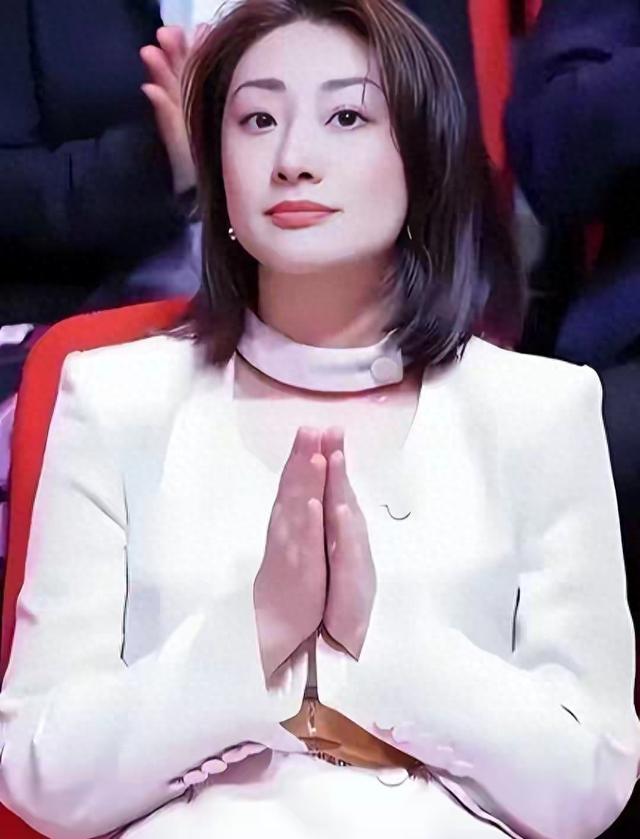 宗馥莉把亲叔整没电了。这出商界大戏可比电视剧带劲	。